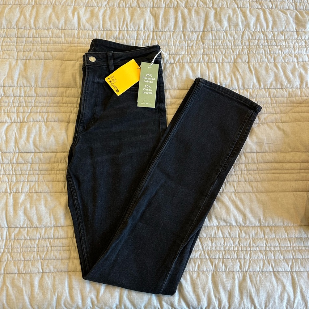 NEW WITH TAGS H&M black high rise skinny jeans, size 8